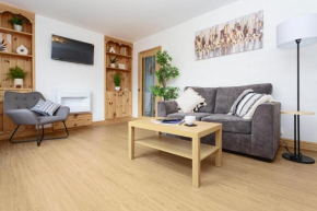 Amesbury Modern Comforts A 3-Bedroom Sanctuary